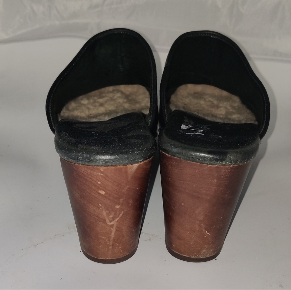 Ugg Black Leather Heeled mules. Sz 8 - Picture 4 of 8